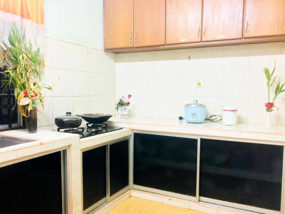 Hostel Rihla Dataran Tengah Gua Musang Zewnętrze zdjęcie
